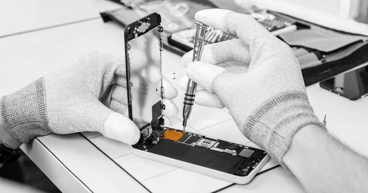 Image of mobile phone being forensically examined as part of an NHSCFA fraud investigation.