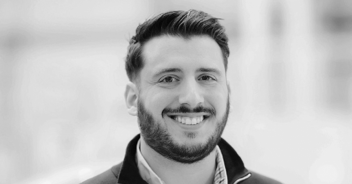 Black and white image of Tiago Teixeira